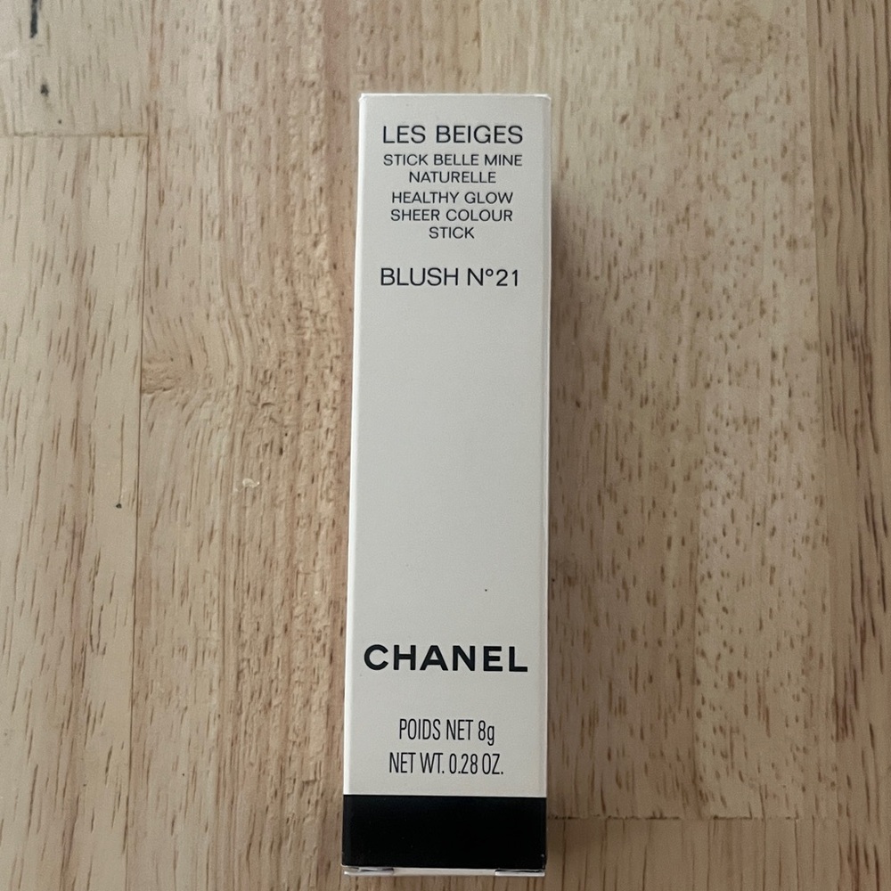 CHANEL Les Beiges Blush Stick No. 21 - Classic Black and White